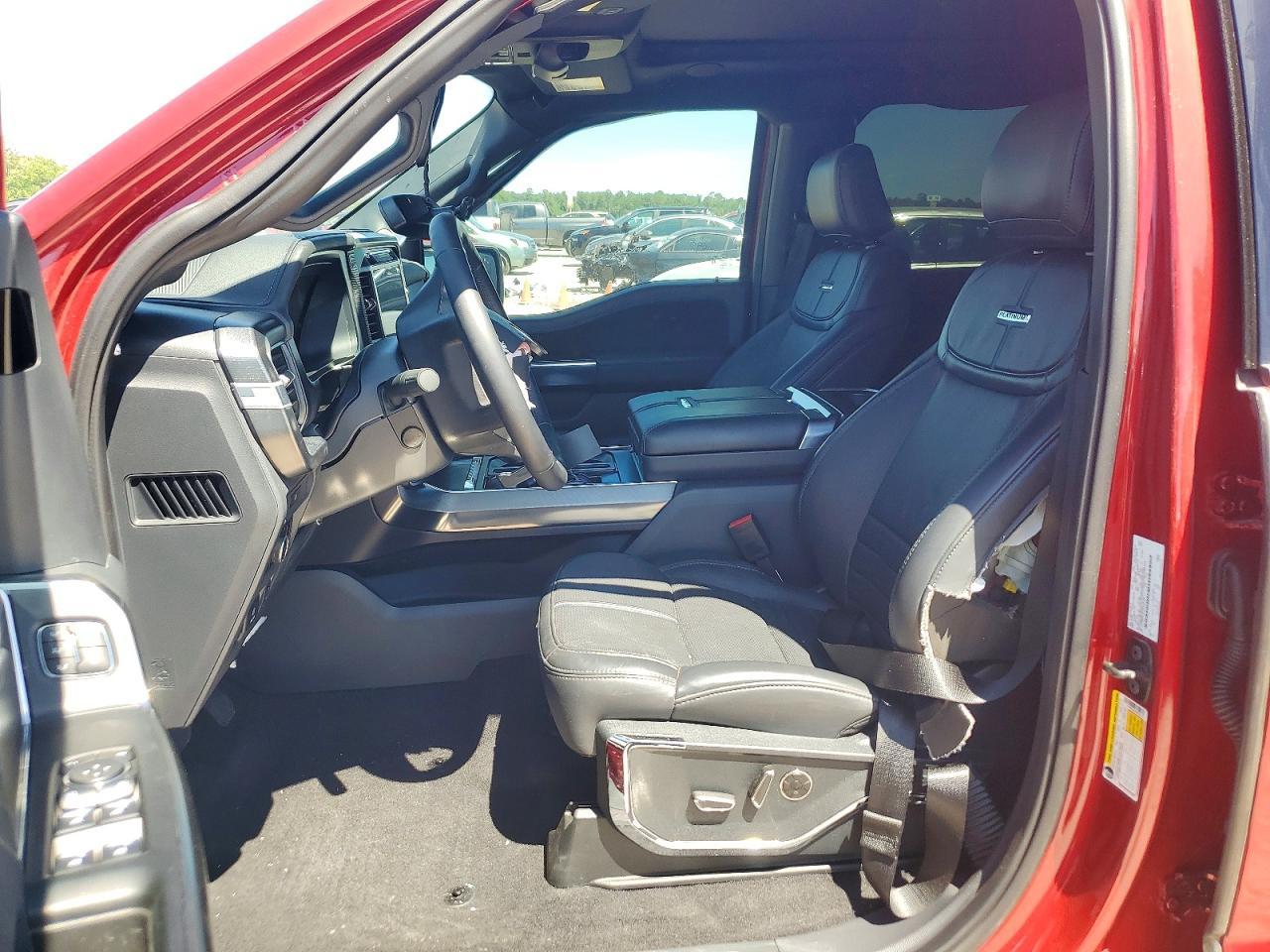 2025 Ford F150 Platinum - Image 7
