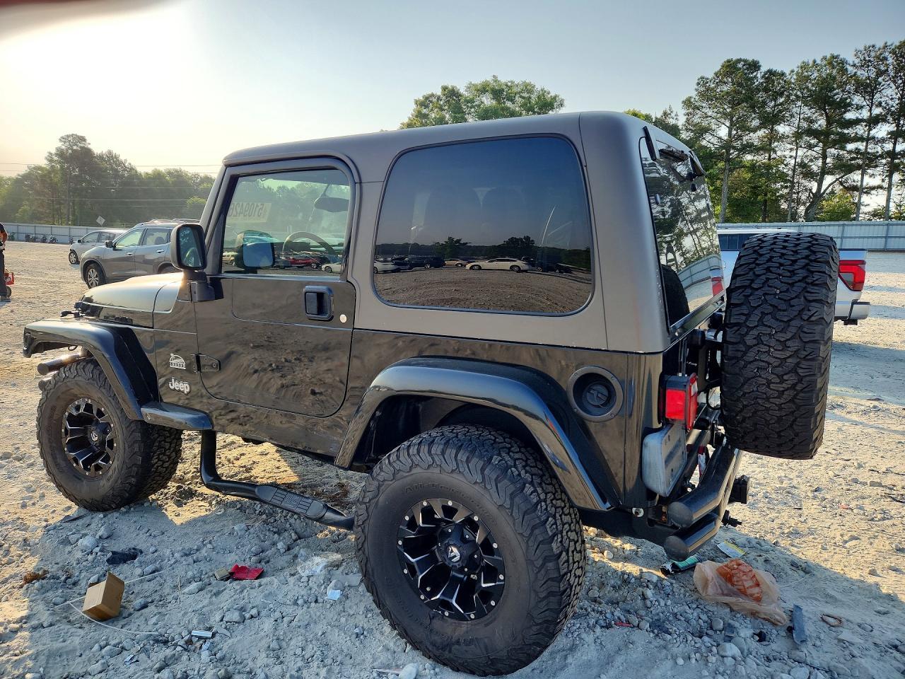2003 Jeep Wrangler / Tj Sahara - Image 2