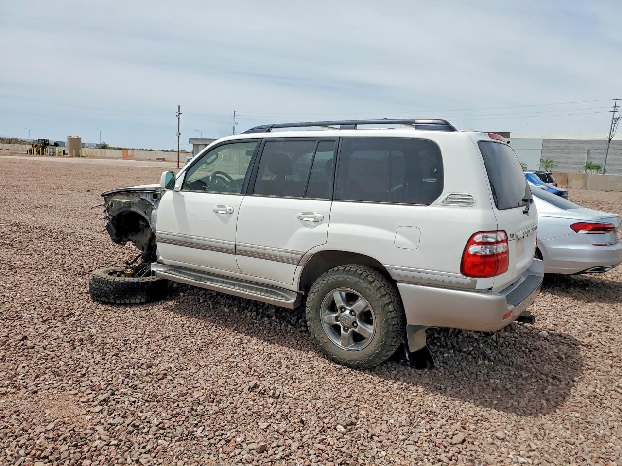 2005 Toyota Land Cruiser Base - Image 2
