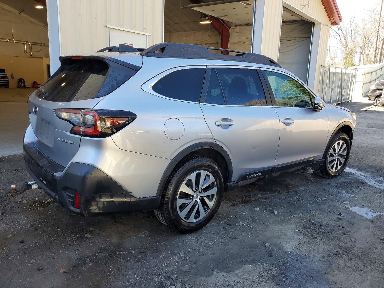 2022 Subaru Outback Premium - Фото 3
