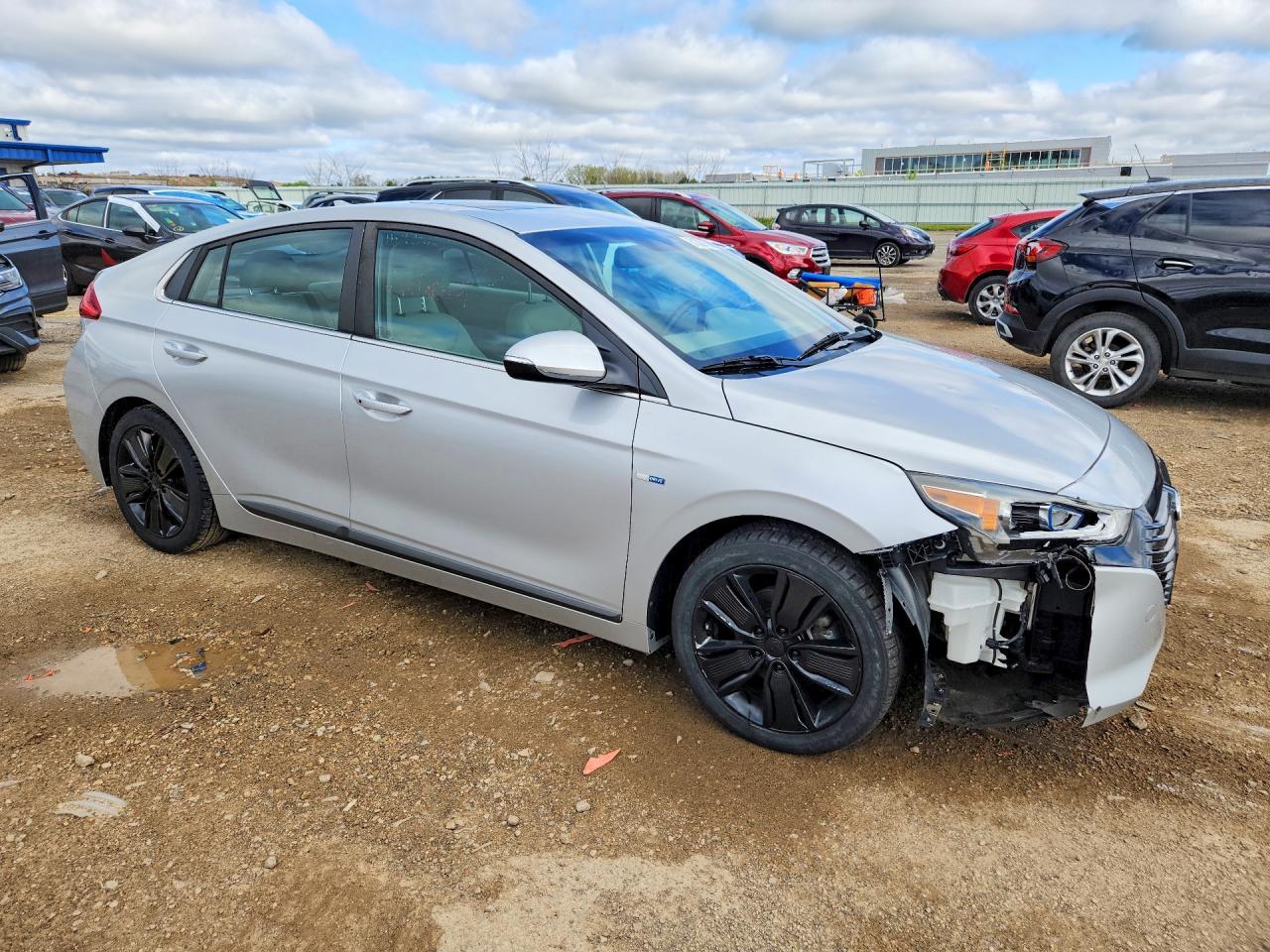 2017 Hyundai Ioniq Limited - Фото 4