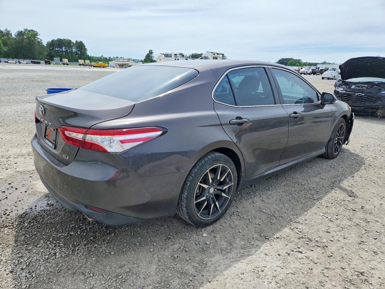2018 Toyota Camry Xle - Фото 3