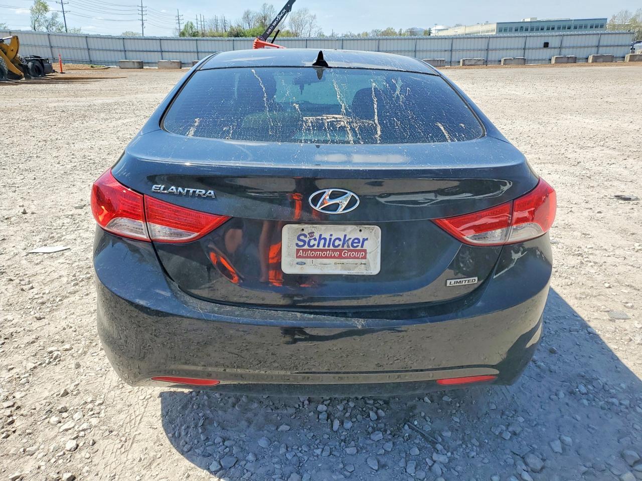 2013 Hyundai Elantra Limited - Image 6