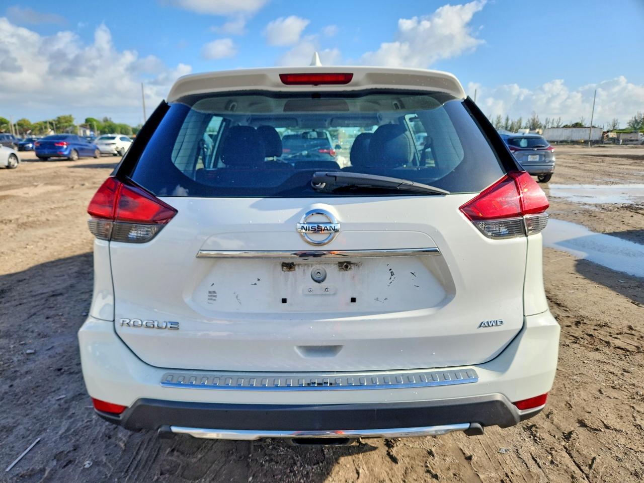 2017 Nissan Rogue S - Фото 6
