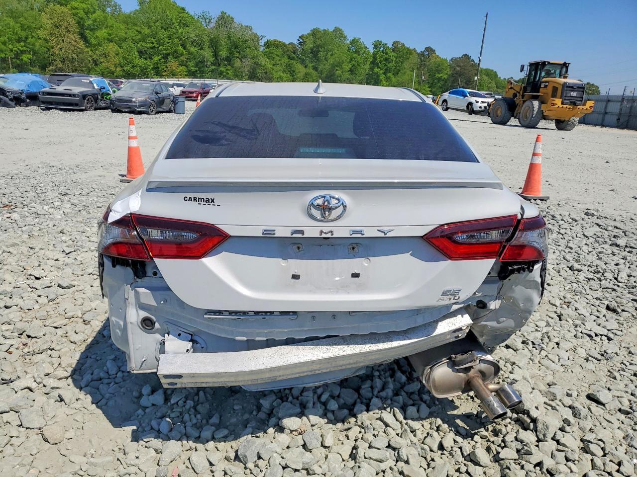 2023 Toyota Camry Se - Image 6