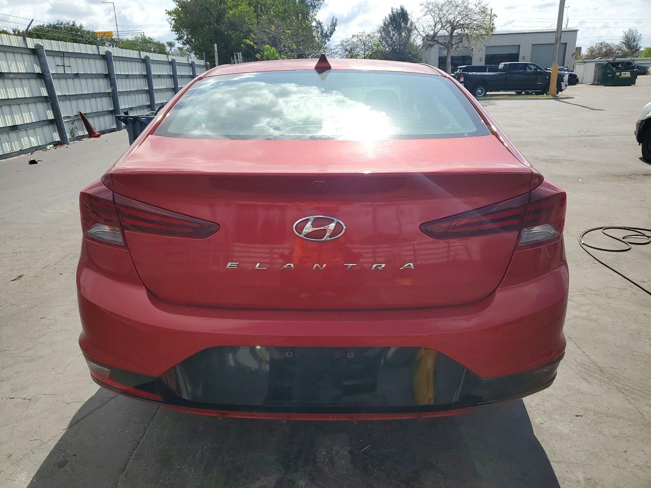 2020 Hyundai Elantra Sel - Фото 6