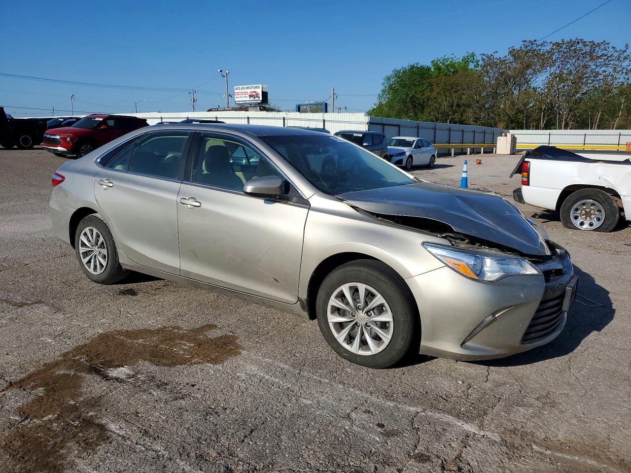 2016 Toyota Camry Le - Image 4