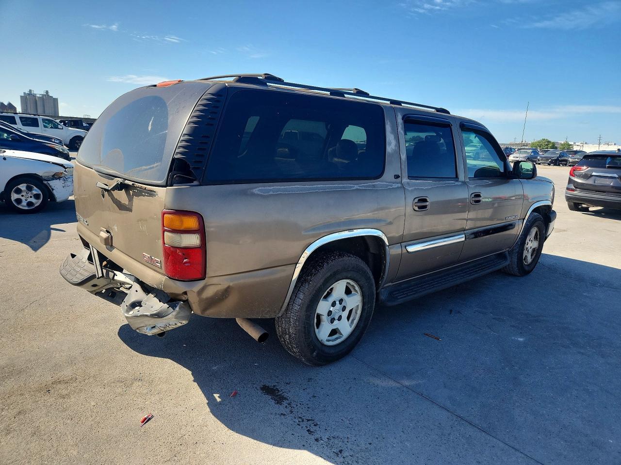 2003 GMC Yukon Xl C1500 - Image 3