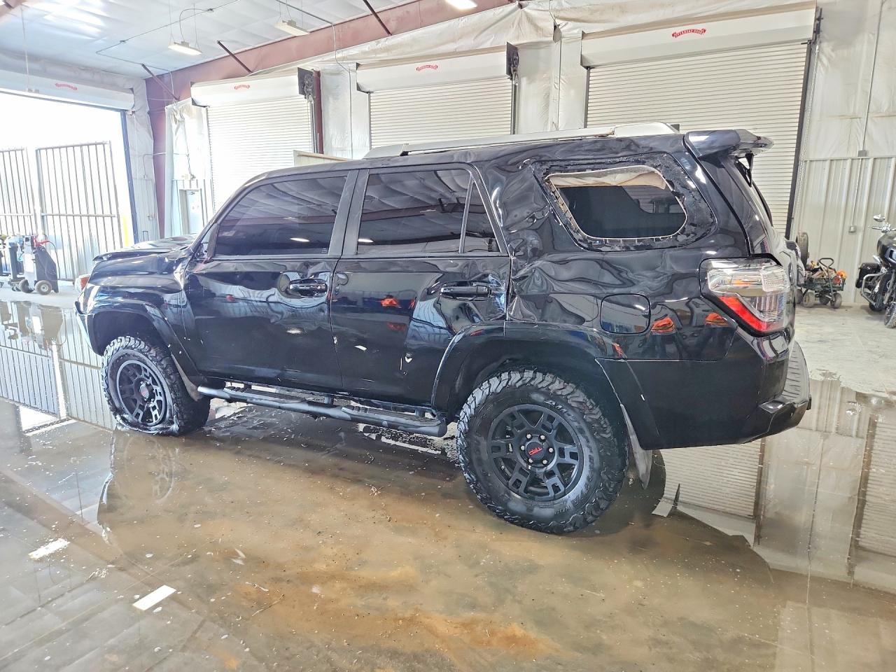 2018 Toyota 4Runner Sr5 - Image 2