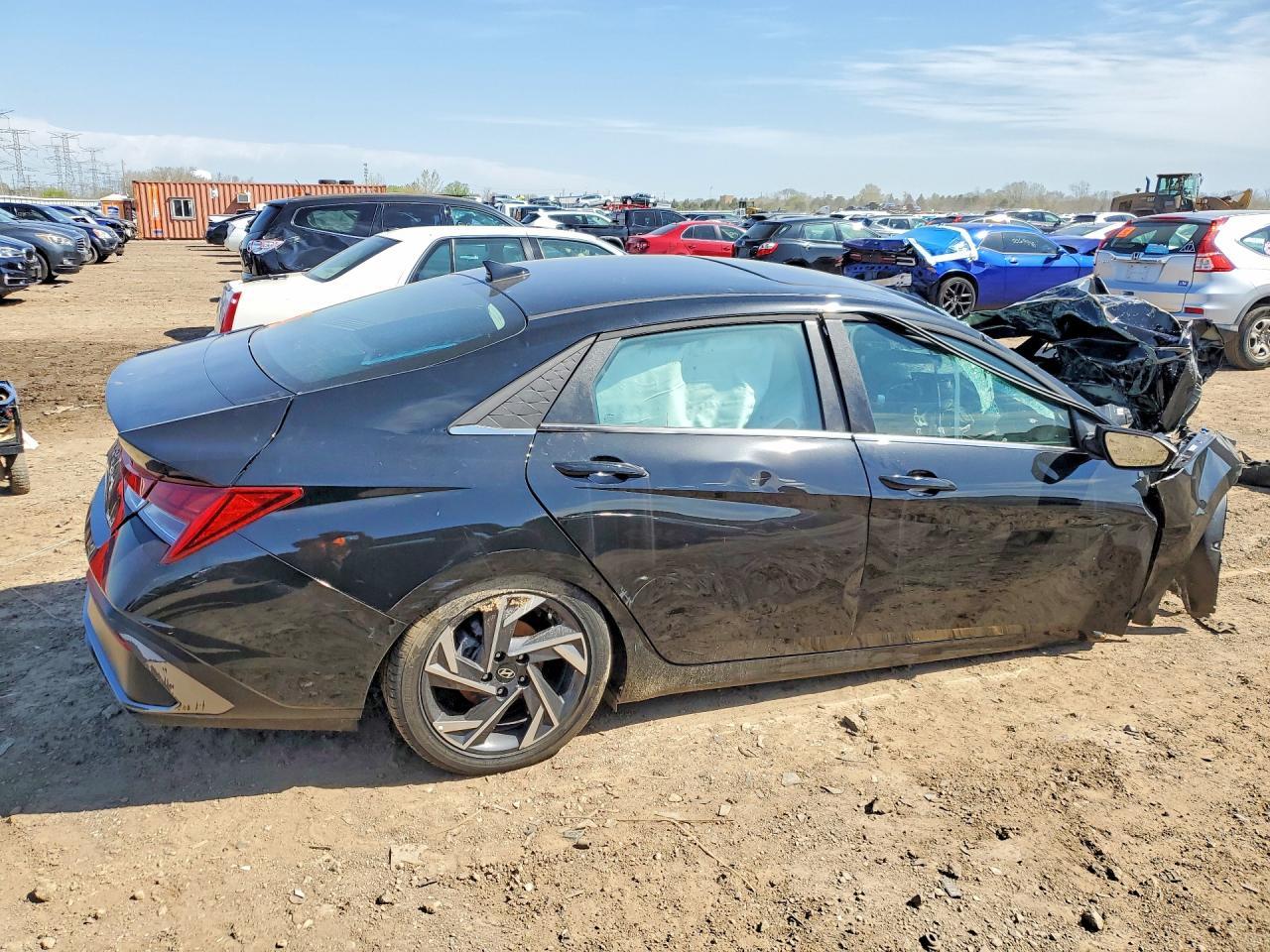 2025 Hyundai Elantra Limited - Фото 3