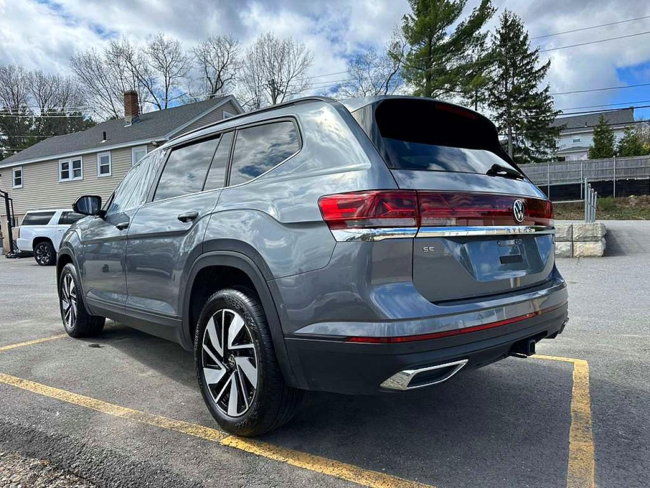 2025 Volkswagen Atlas Se - Image 2