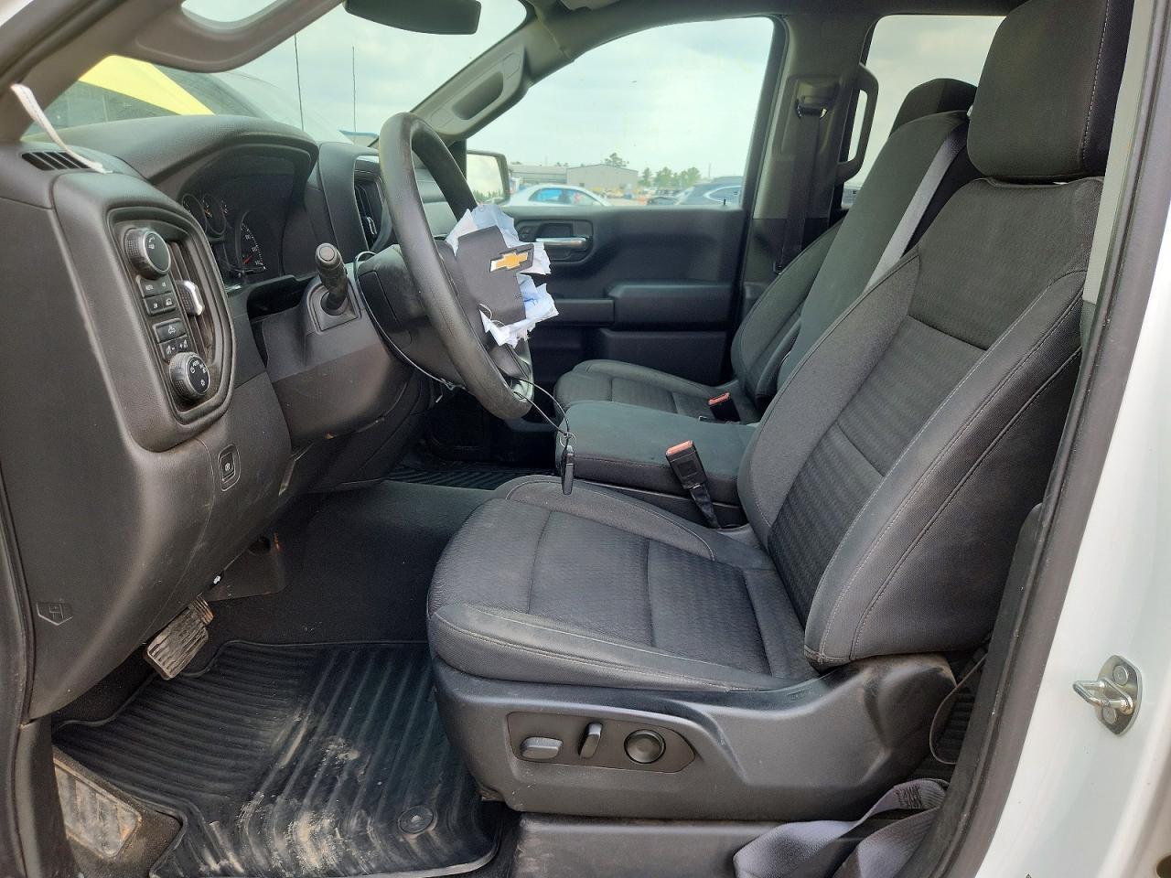 2022 Chevrolet Silverado K1500 Custom - Фото 7