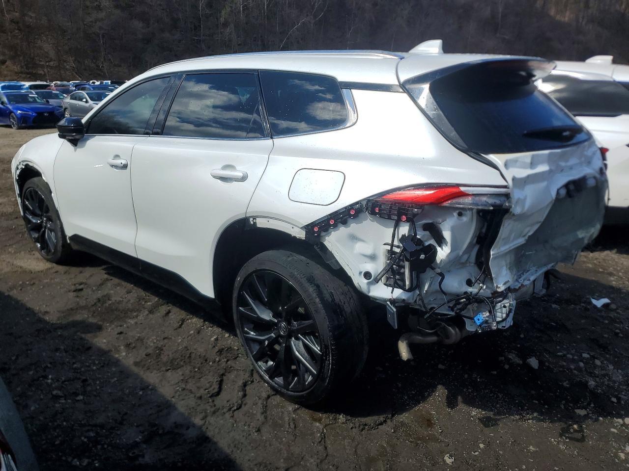 2025 Toyota Crown Signia Limited - Image 2