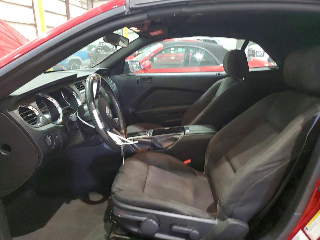 2013 Ford Mustang - Image 7