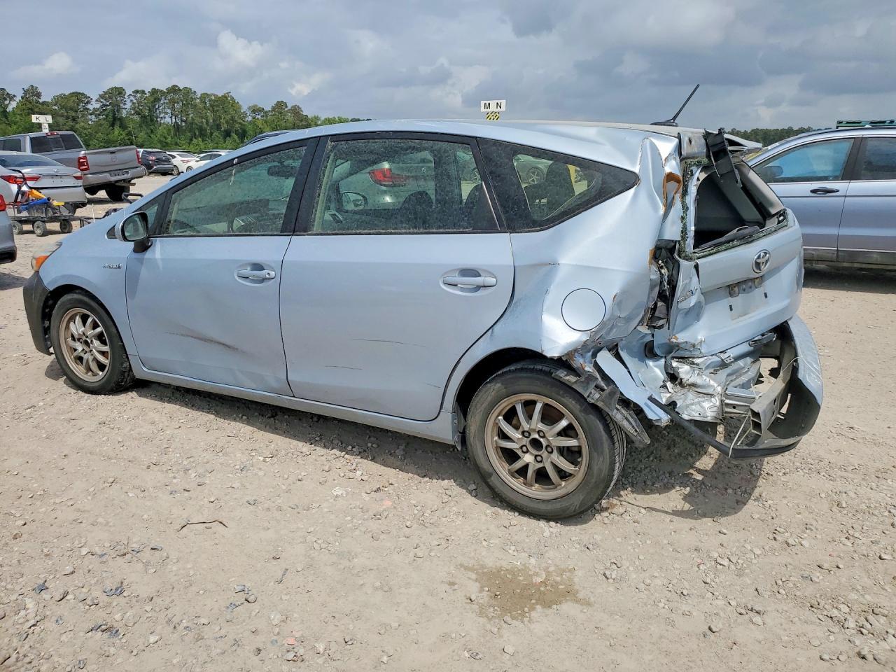 2016 Toyota Prius V Three - Фото 2