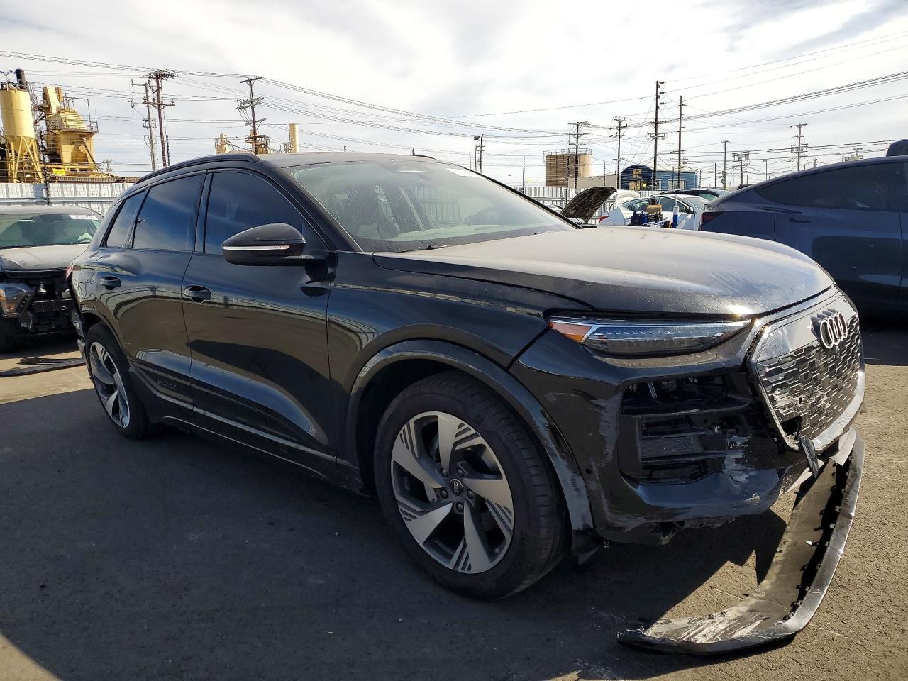 2025 Audi Q6 E-Tron Premium Plus - Фото 4