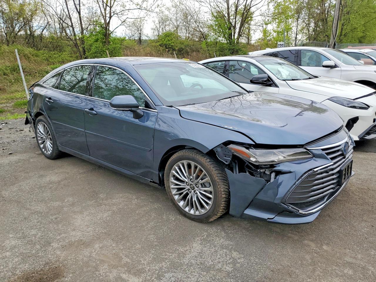 2022 Toyota Avalon Hybrid Limited - Фото 4