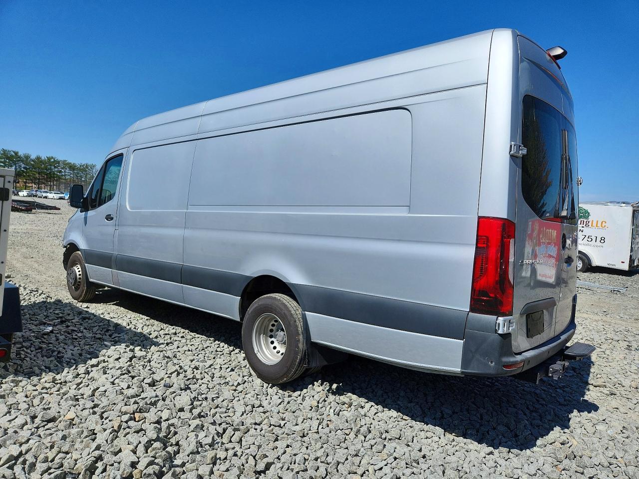 2022 Mercedes-Benz Sprinter 4500 - Фото 2