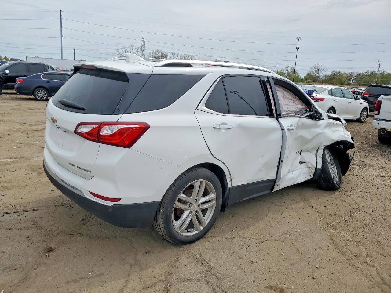 2019 Chevrolet Equinox Premier - Image 3