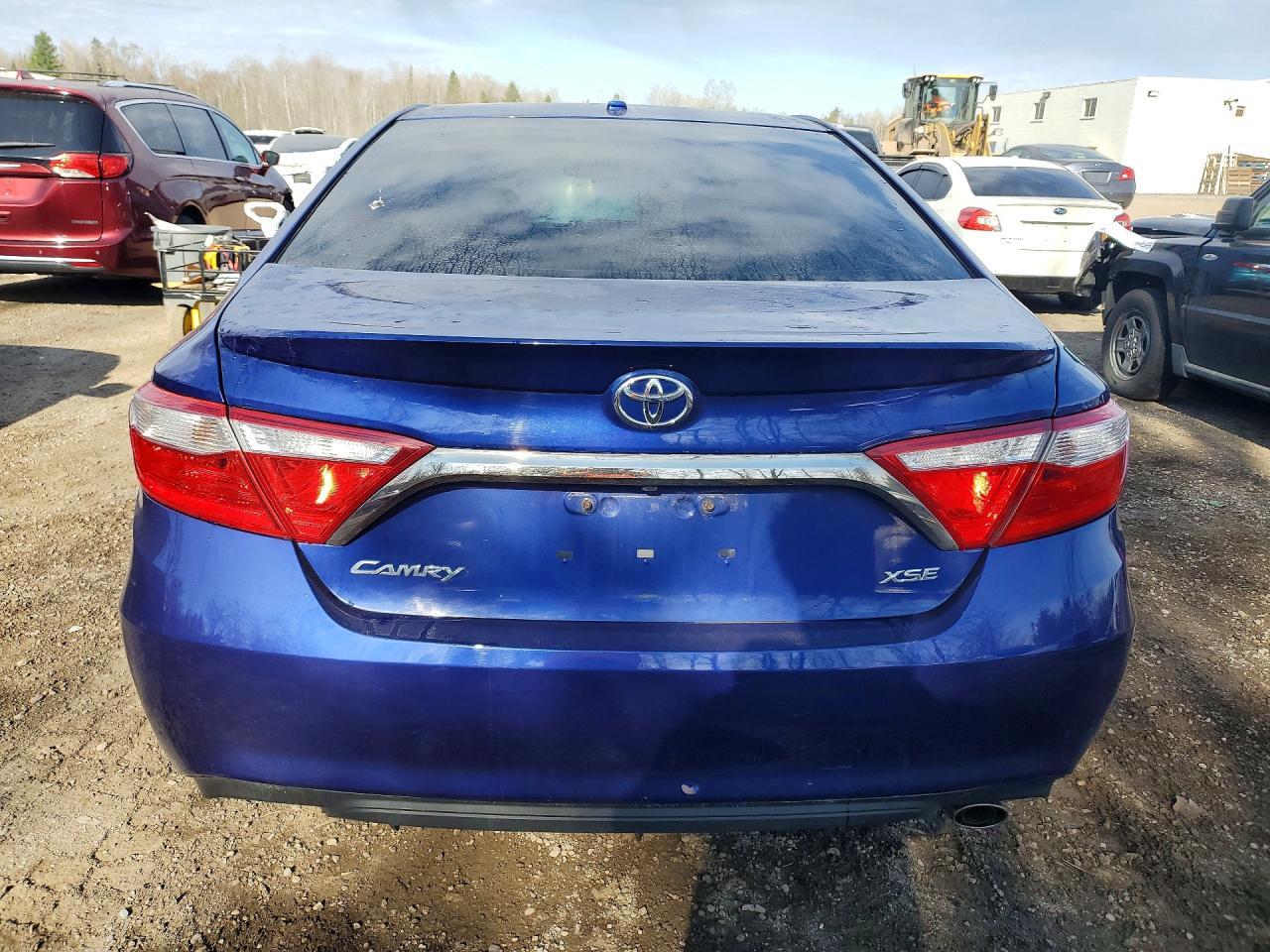 2015 Toyota Camry Le - Фото 6