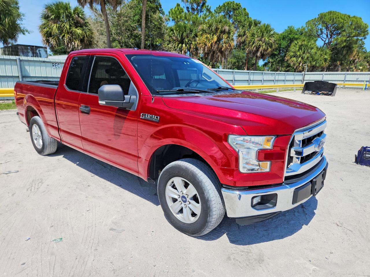 2015 Ford F150 Super Cab - Фото 4