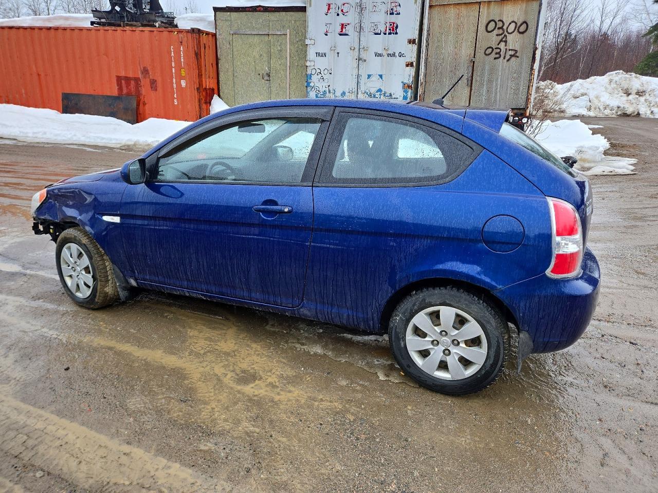 2011 Hyundai Accent Se - Image 2