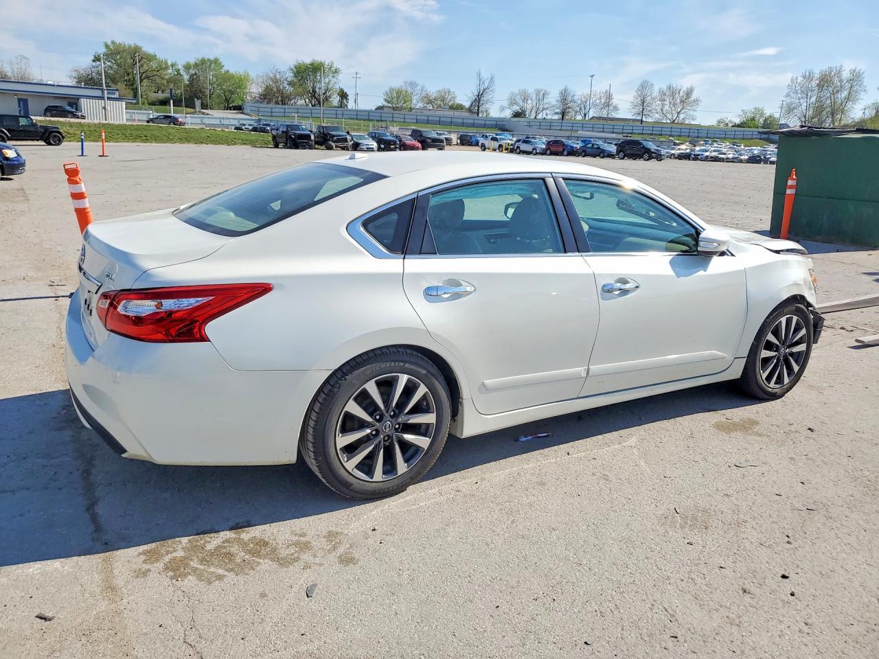 2016 Nissan Altima 2.5 Sl - Image 3