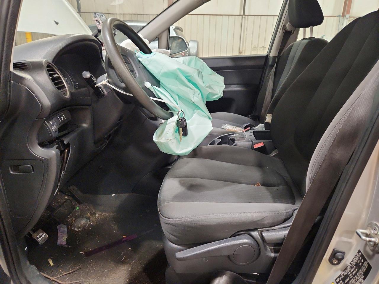 2009 Kia Rondo Base - Фото 7