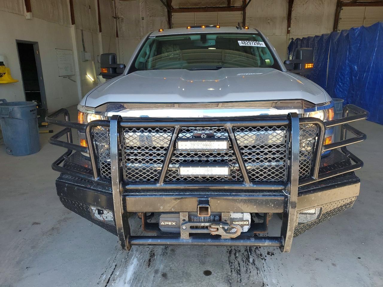 2018 Chevrolet Silverado K2500 Heavy Duty - Image 5