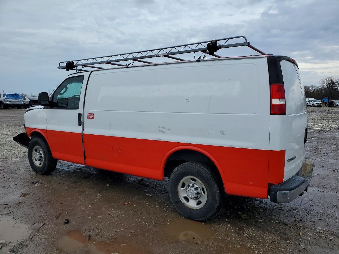 2018 Chevrolet Express G3500 - Фото 2