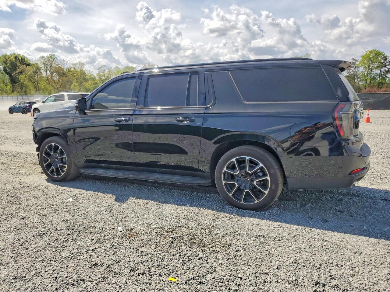 2025 Chevrolet Suburban K1500 Rst - Image 2