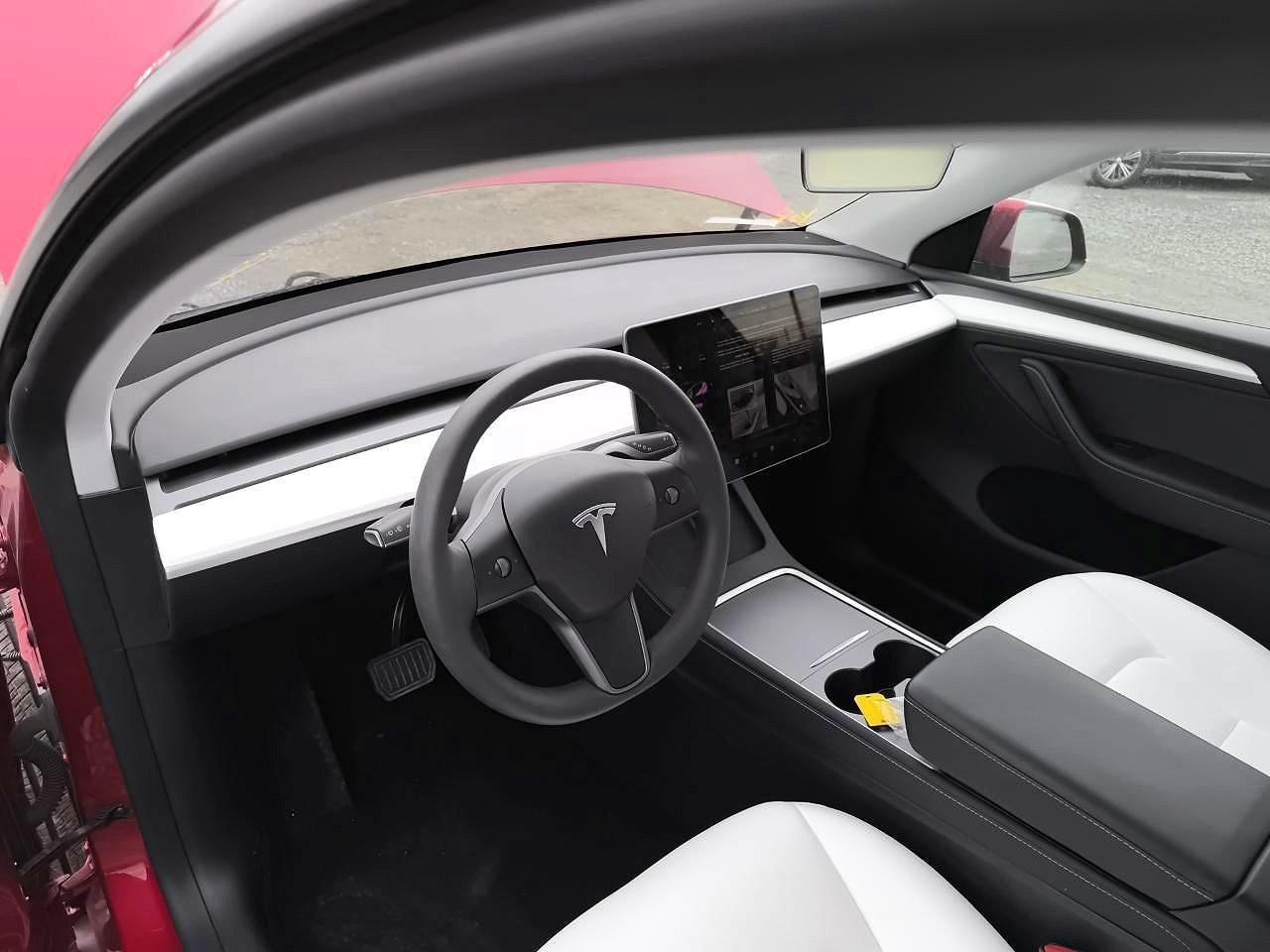 2024 Tesla Model Y - Фото 7