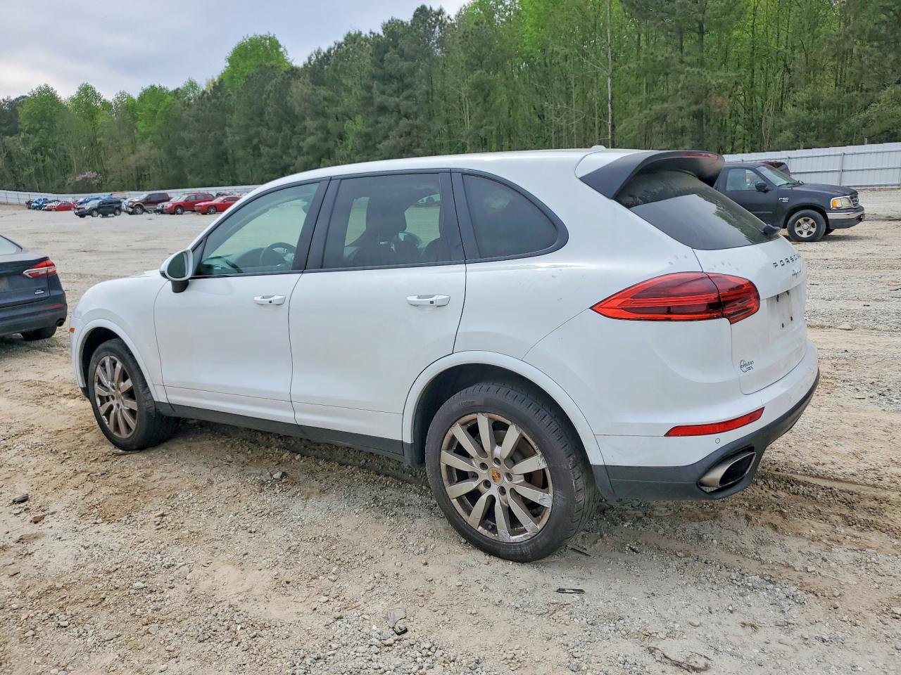 2018 Porsche Cayenne - Image 2