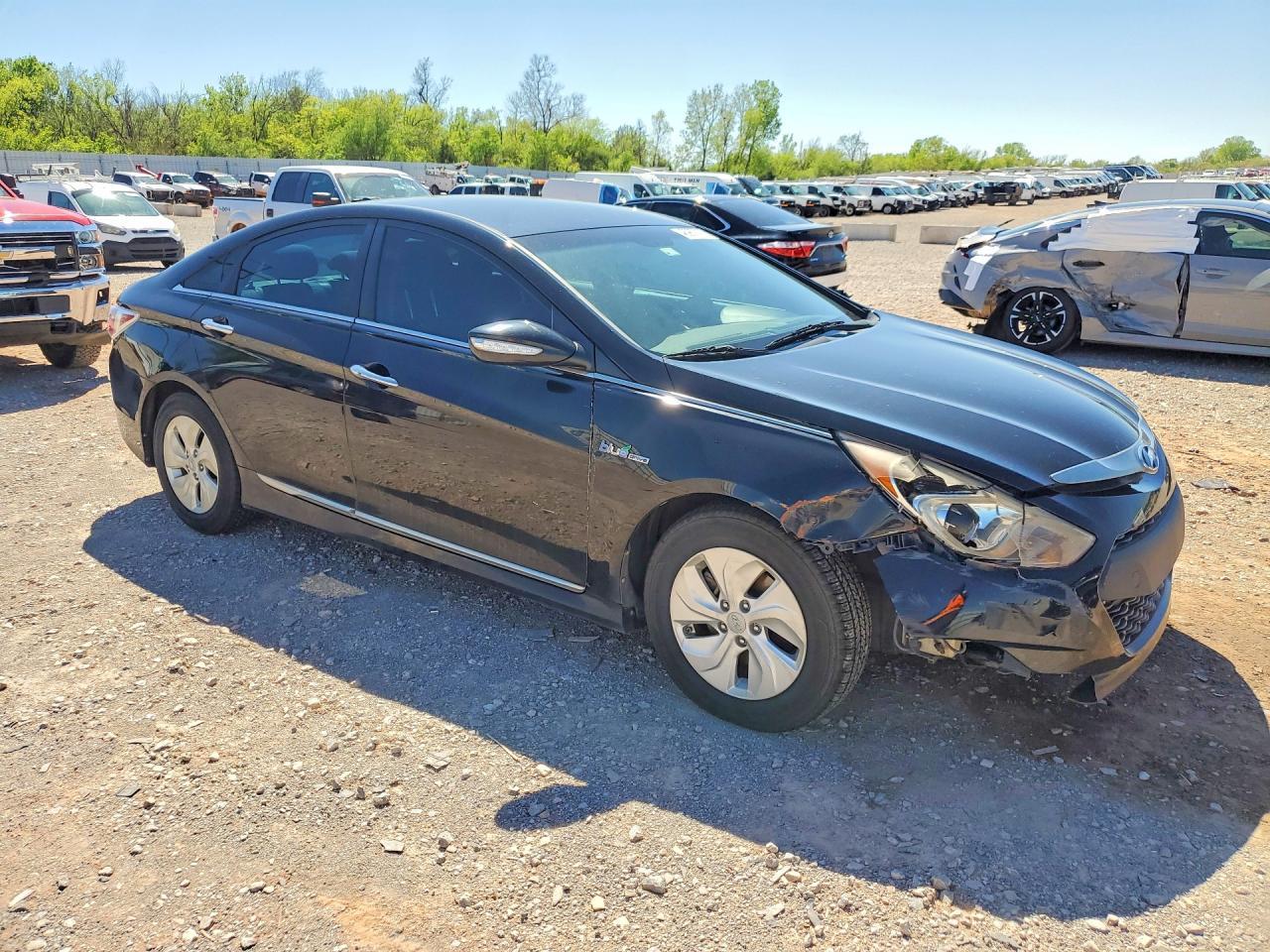 2015 Hyundai Sonata Hybrid Base - Image 4