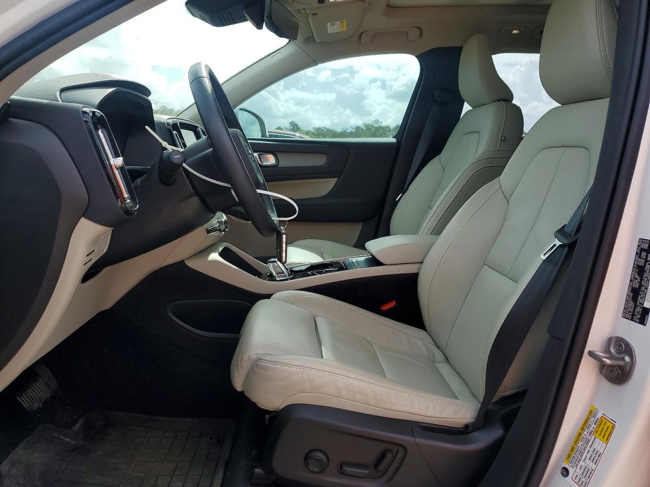 2024 Volvo Xc40 Plus - Image 7