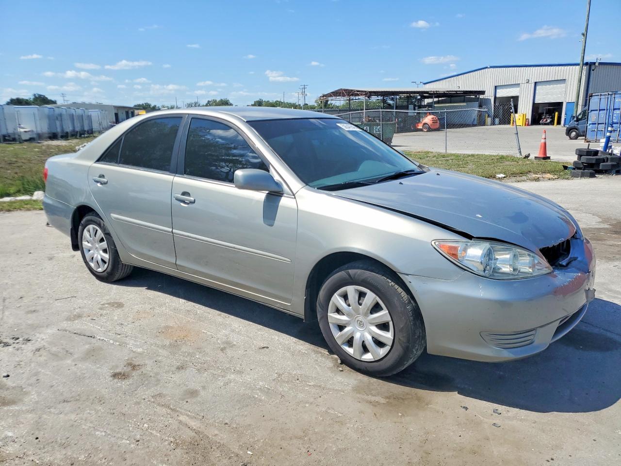 2005 Toyota Camry Le - Image 4