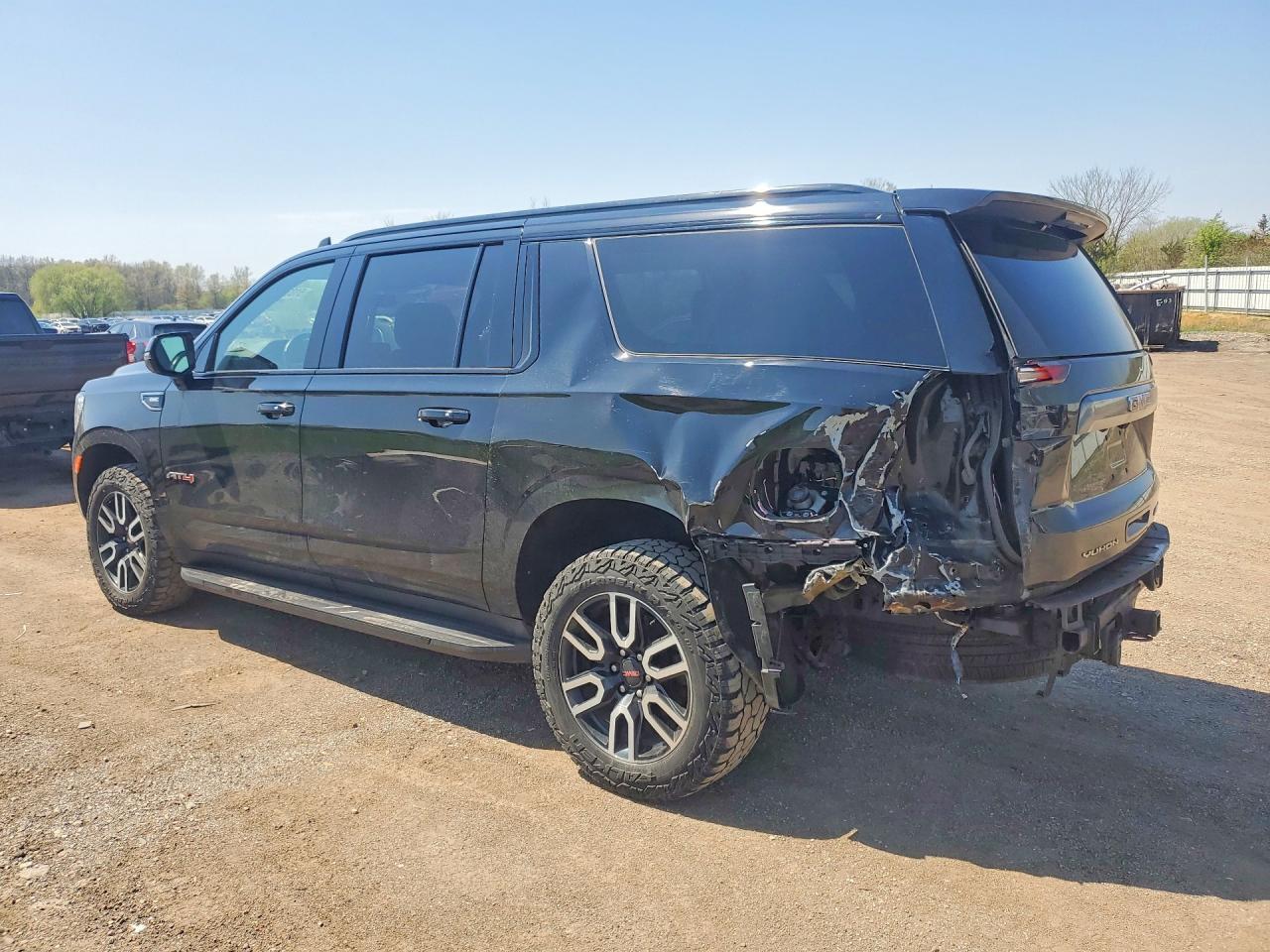 2022 GMC Yukon Xl K1500 At4 - Фото 2