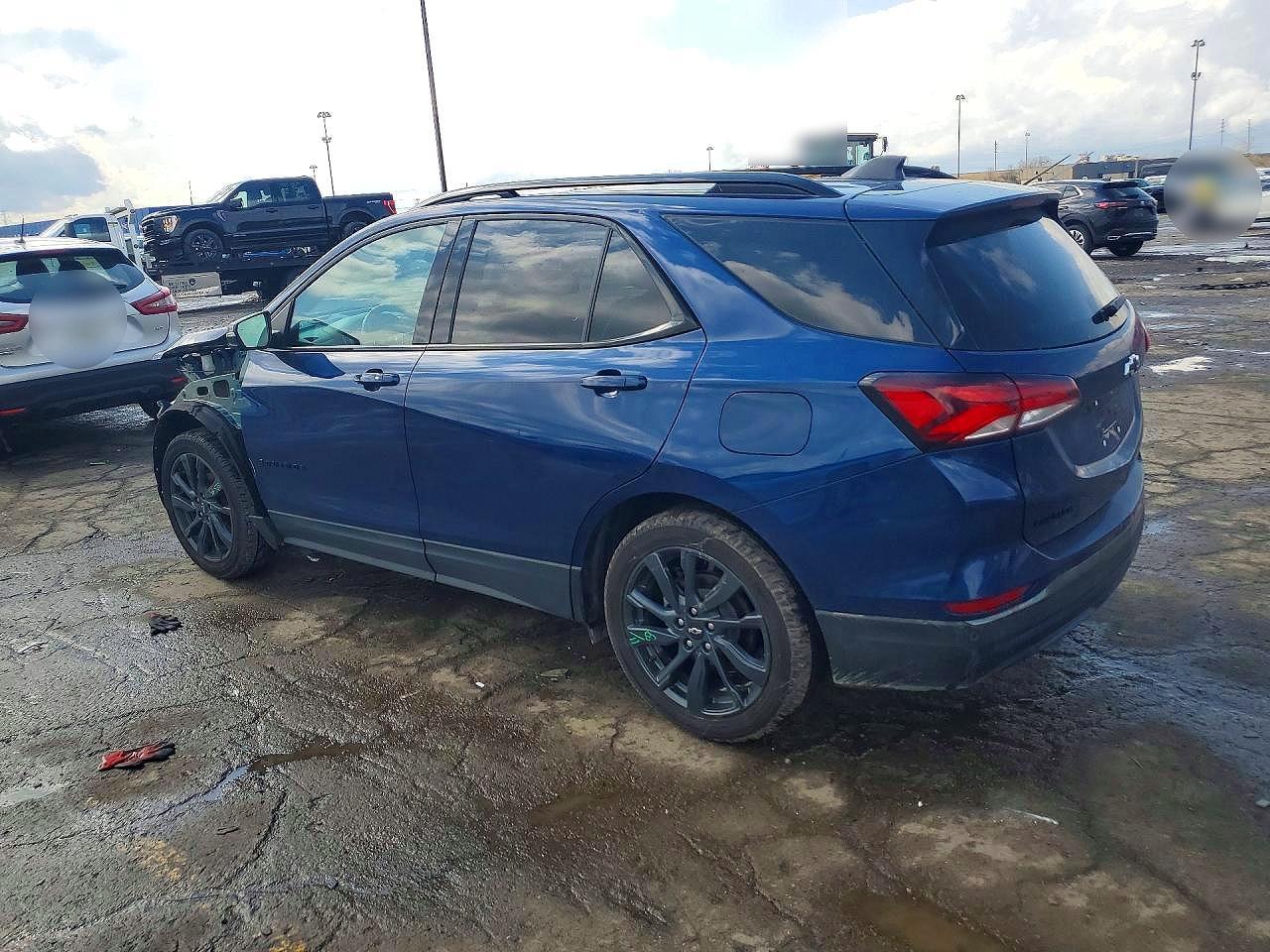 2022 Chevrolet Equinox Rs - Image 2