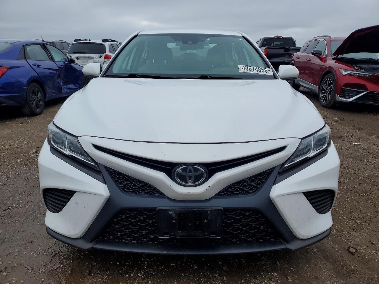 2020 Toyota Camry Se - Фото 5
