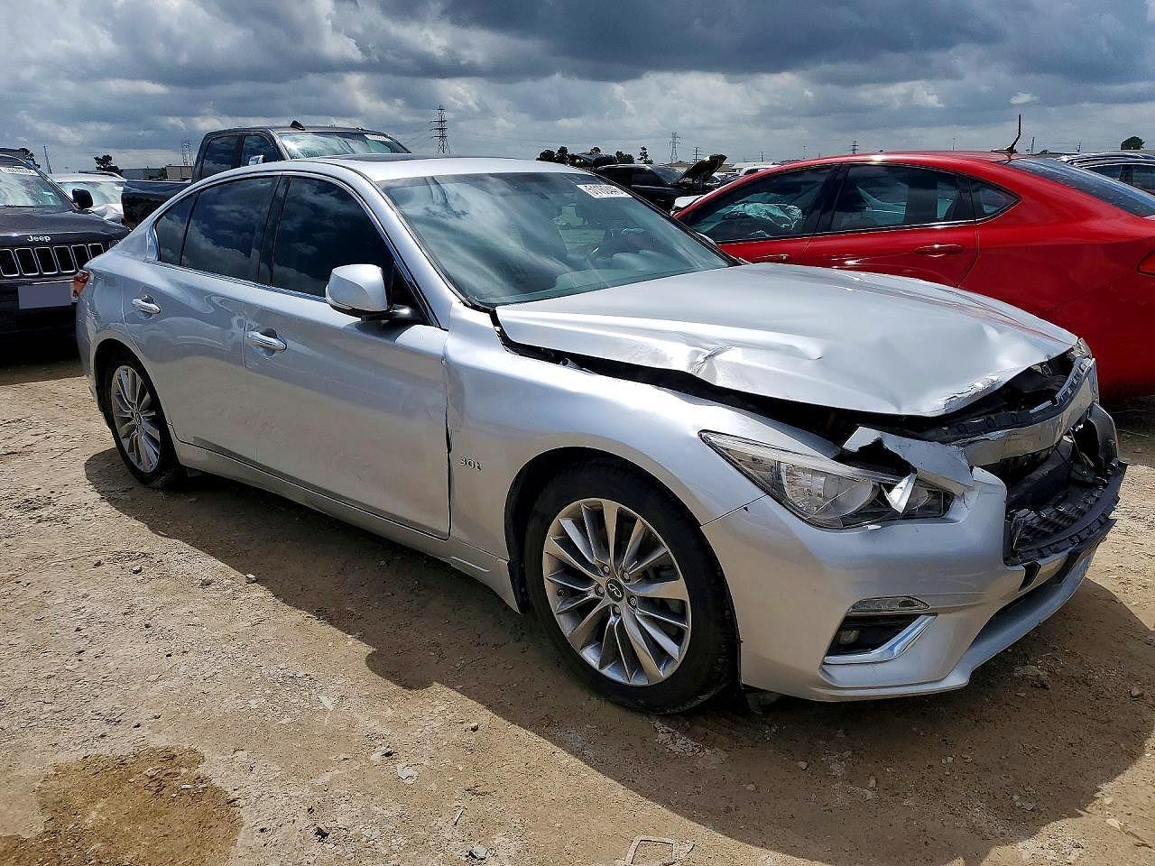 2018 Infiniti Q50 3.0T Luxe - Фото 5