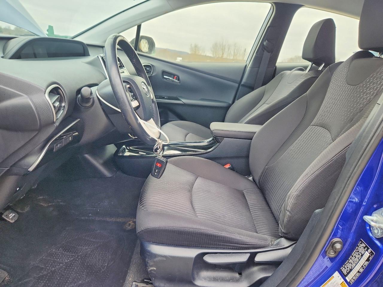 2016 Toyota Prius Three - Фото 7