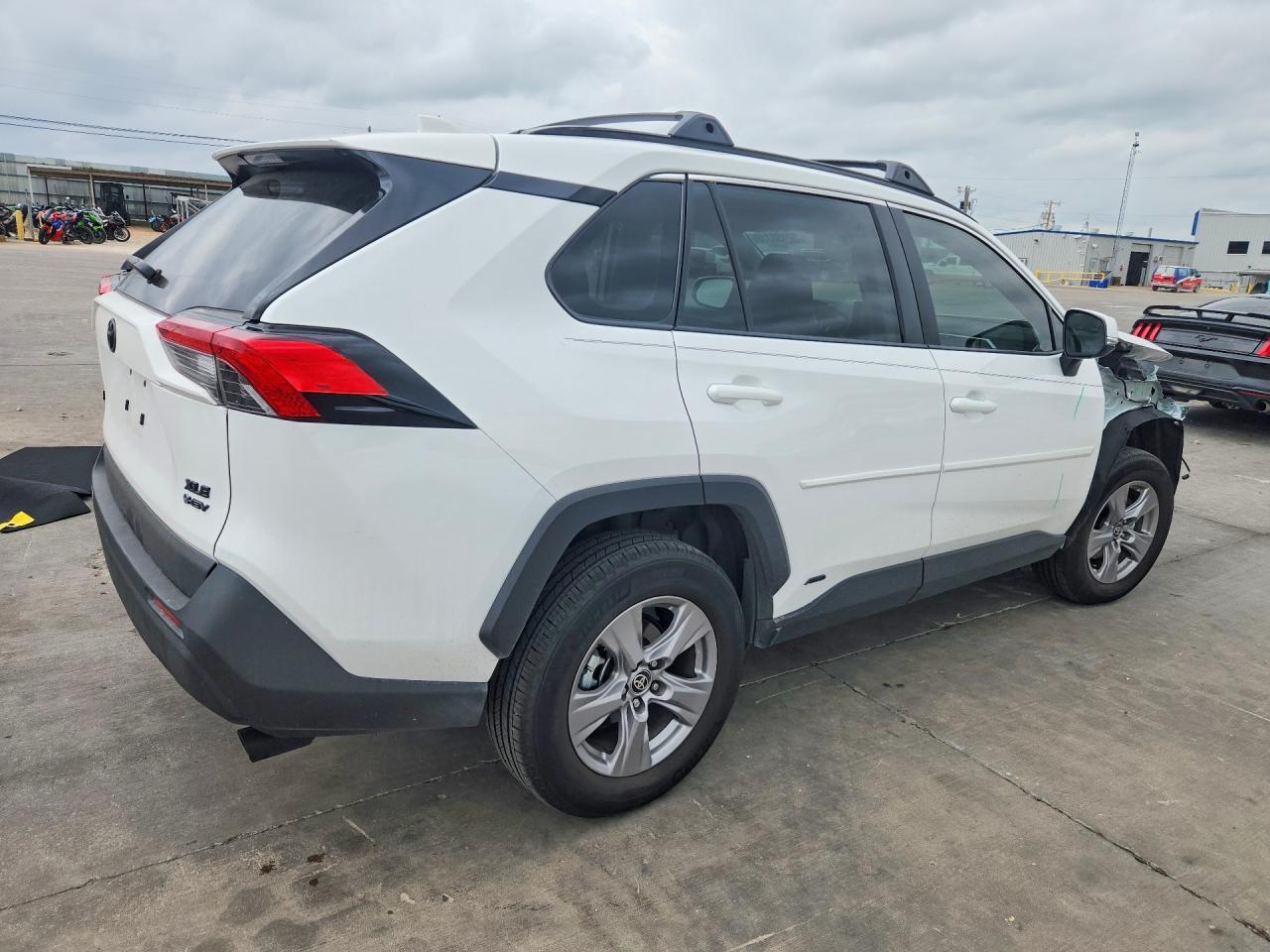 2025 Toyota Rav4 Hybrid - Фото 3