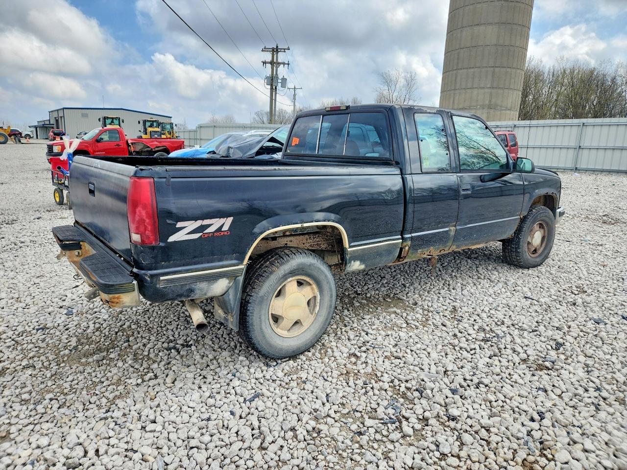 1998 GMC Sierra K1500 - Image 3