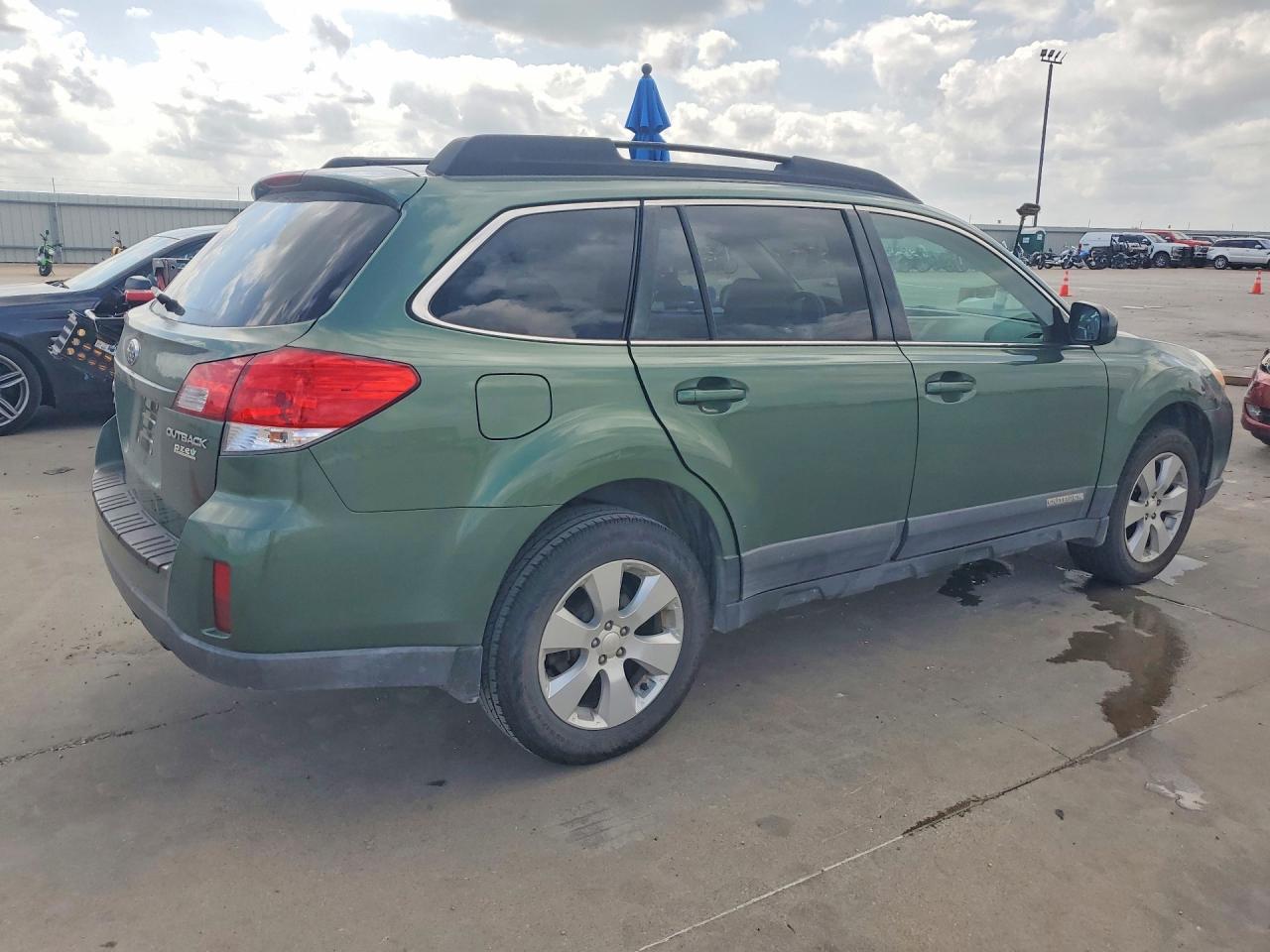 2010 Subaru Outback 2.5I Premium - Фото 3