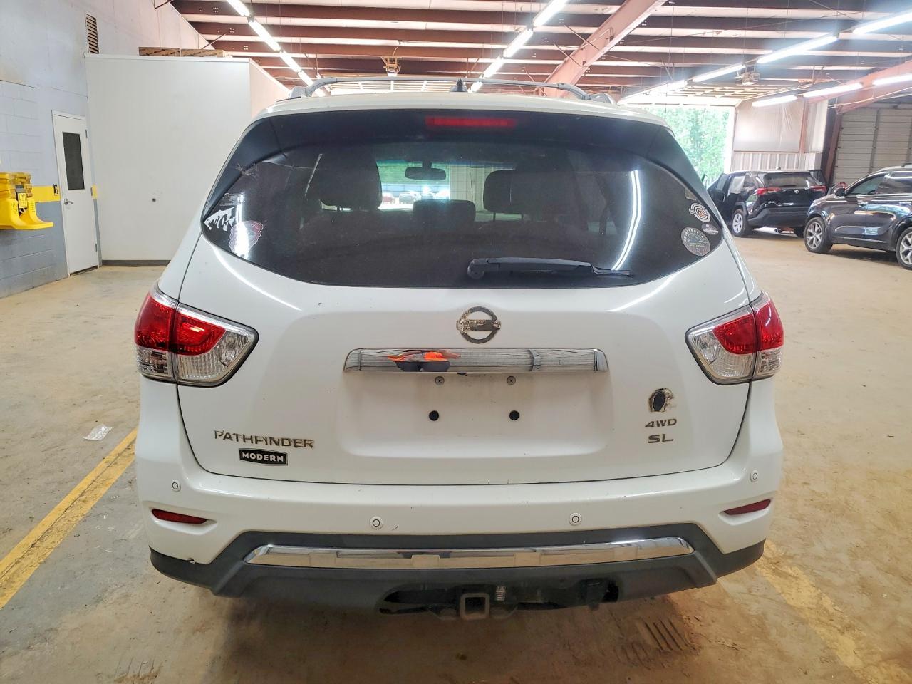 2013 Nissan Pathfinder S - Фото 6