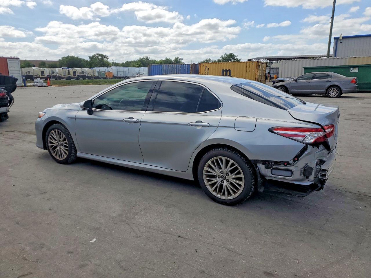 2018 Toyota Camry Xle - Image 2