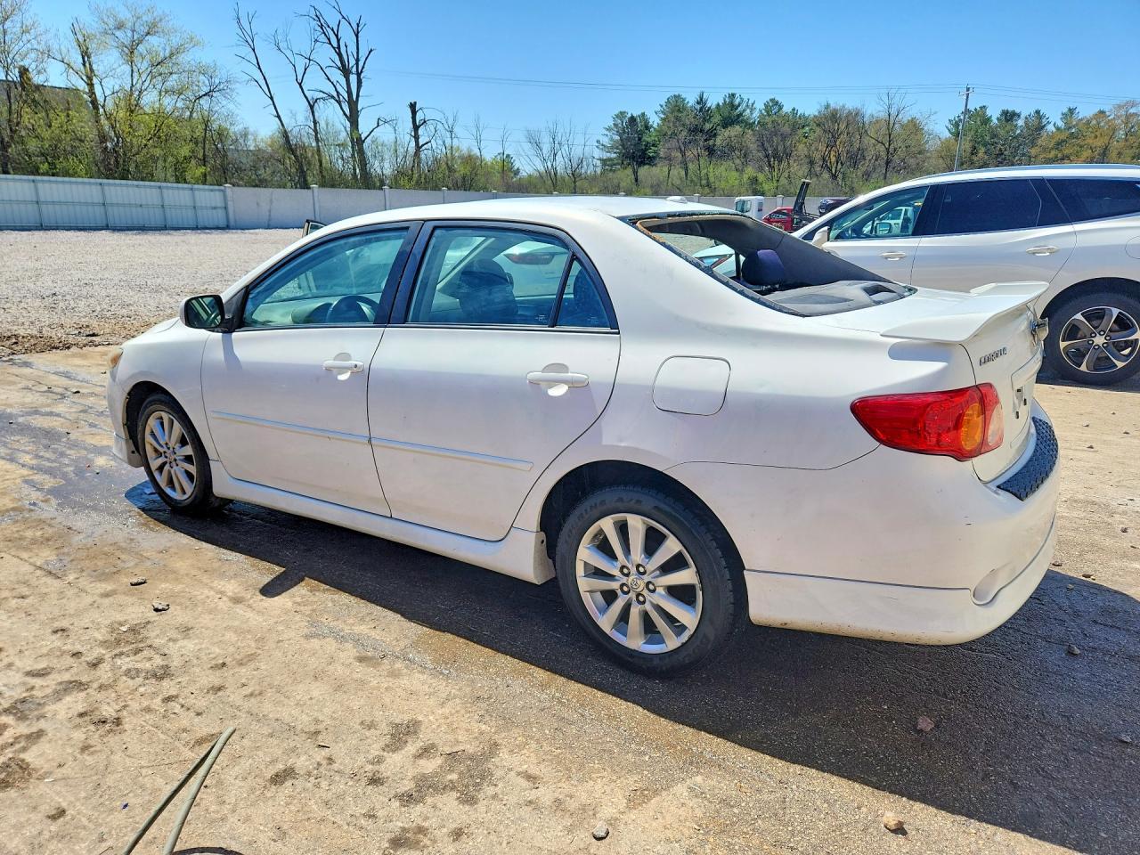 2010 Toyota Corolla S - Фото 2