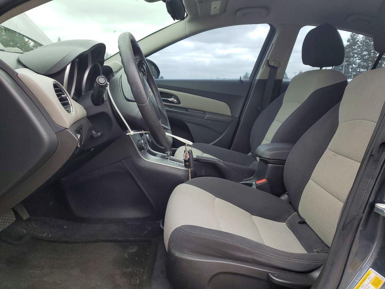 2013 Chevrolet Cruze Ls - Image 7