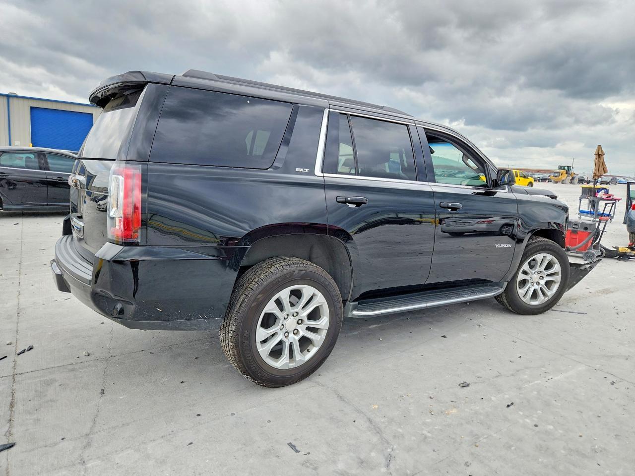 2019 GMC Yukon Slt - Фото 3