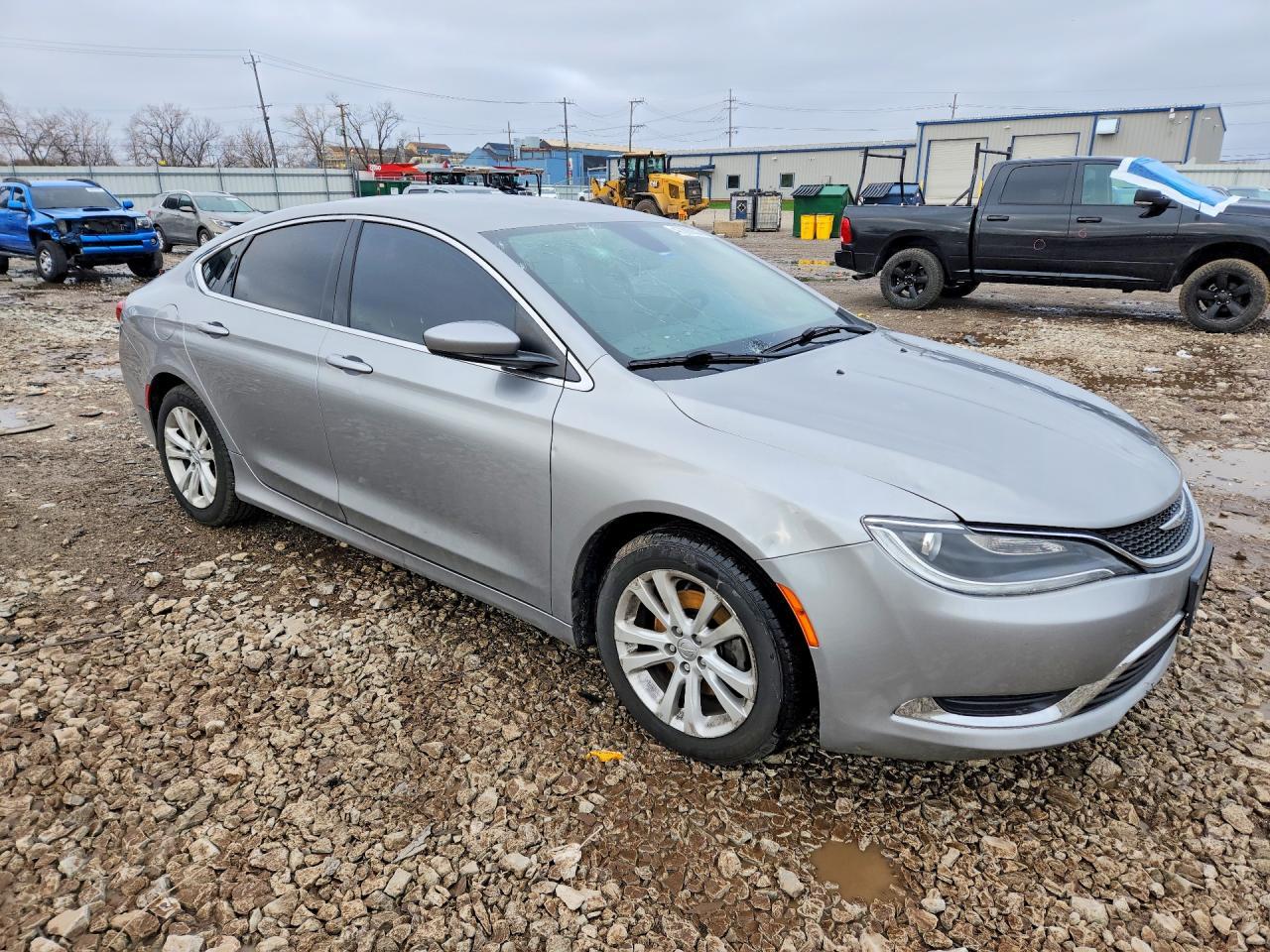 2015 Chrysler 200 Limited - Фото 4